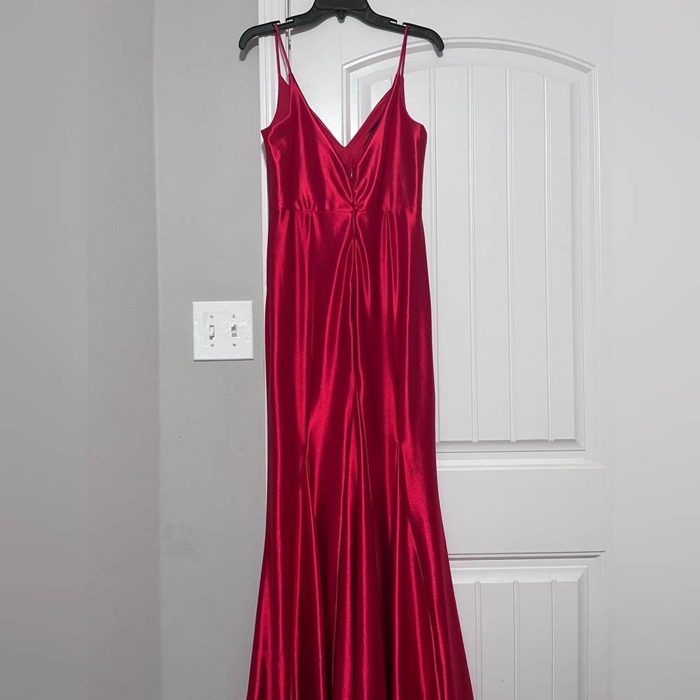 Red mermaid style prom dress for sell. only worn once